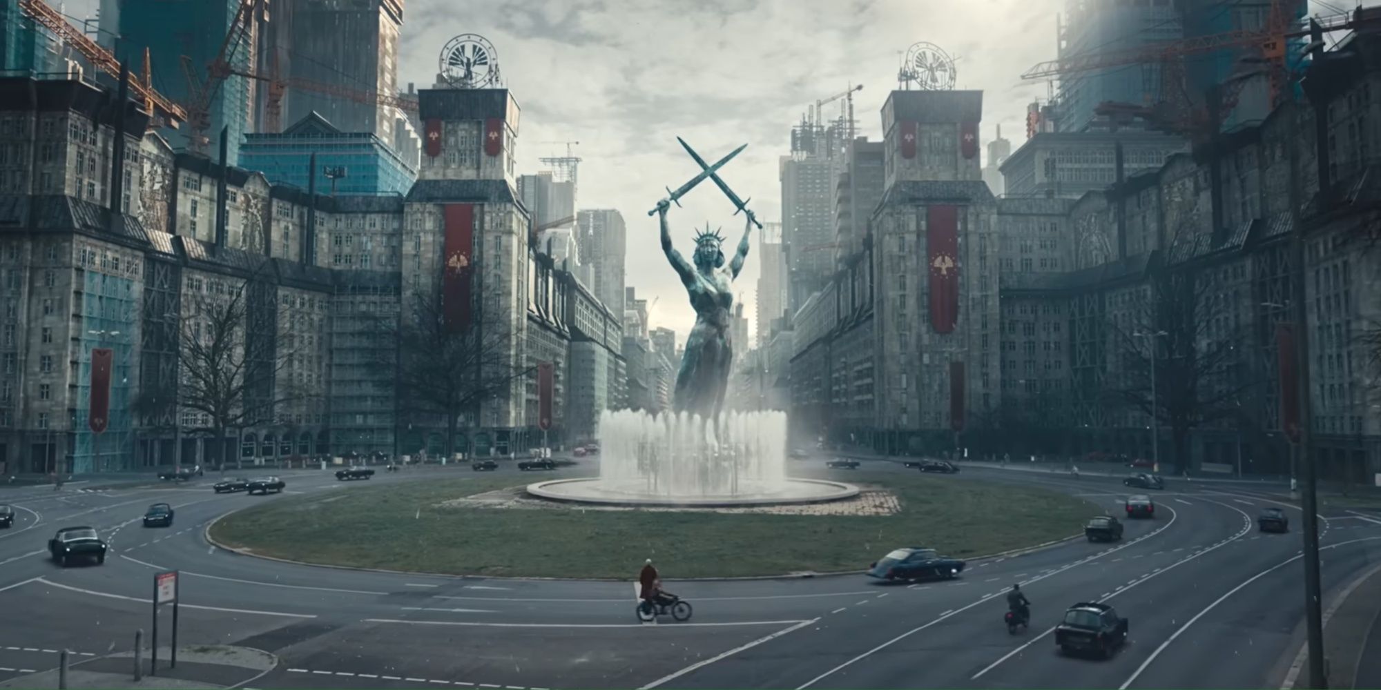 panem statue in the capitol