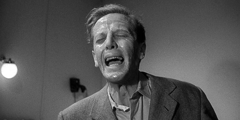 Professor Quatermass in pain in The Quatermass Xperiment