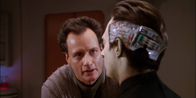 Q examines Data in the episode "Deja Q".