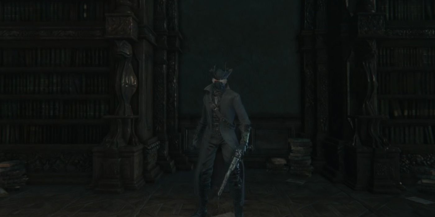 Bloodborne Hunter holding Evelyn in Cainhurst Castle 