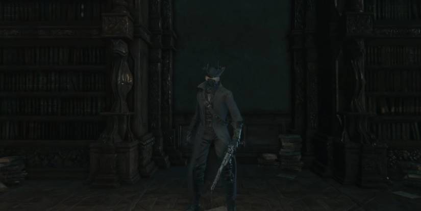 Bloodborne Hunter holding Evelyn in Cainhurst Castle 