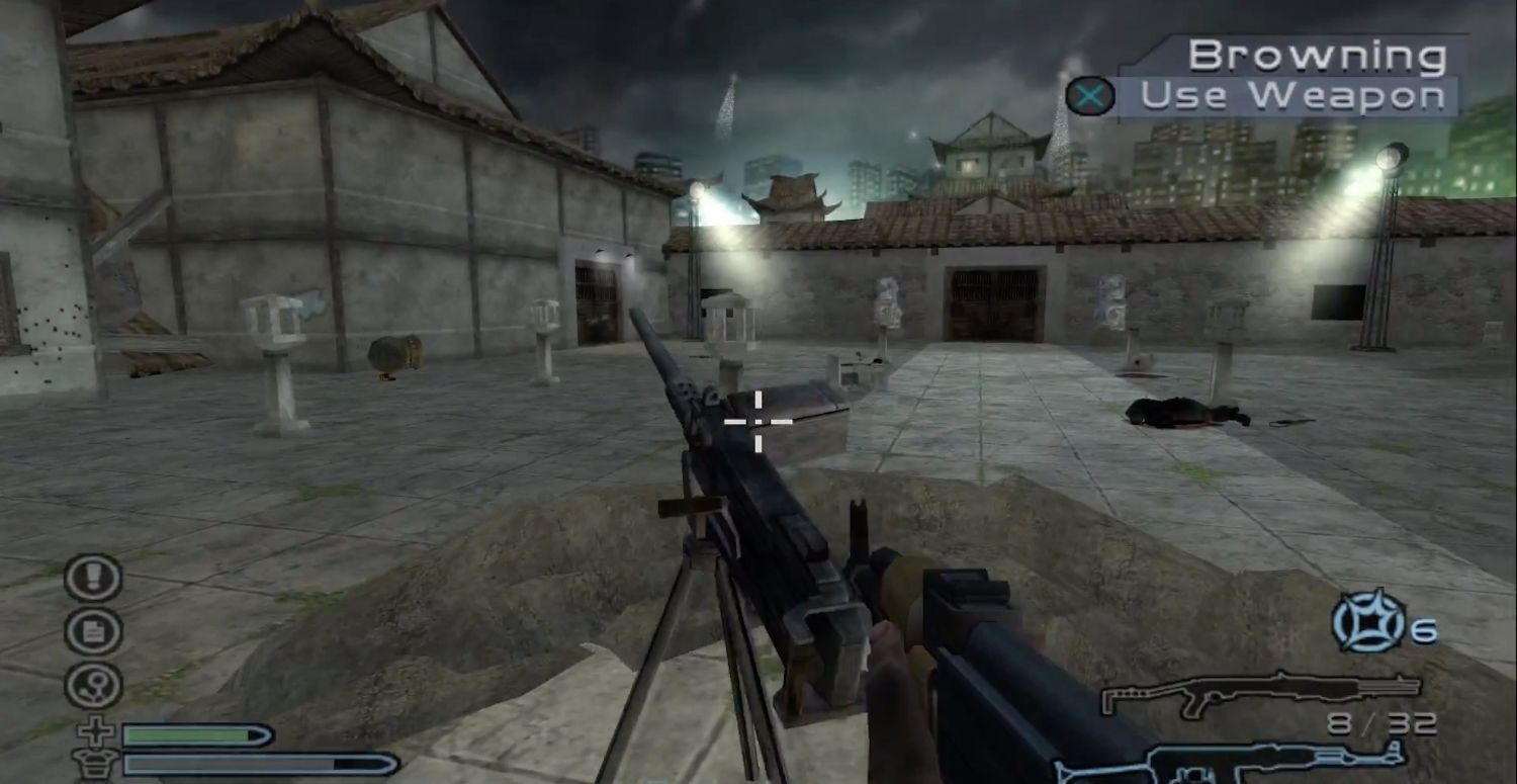 Aiming at a mounted gun, the game prompting the player to use it.