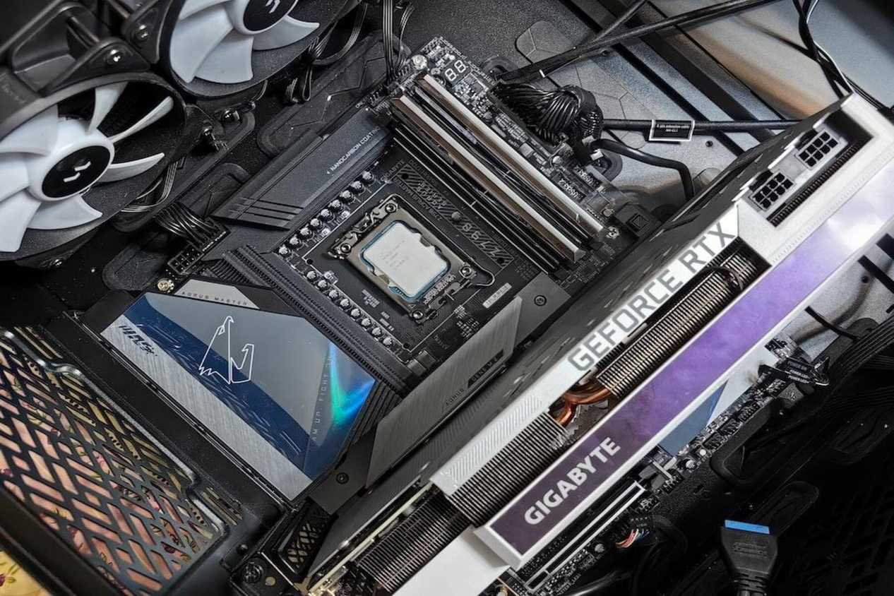 Pc Building Graphics Gamer Builds Awesome Winter-Themed PC