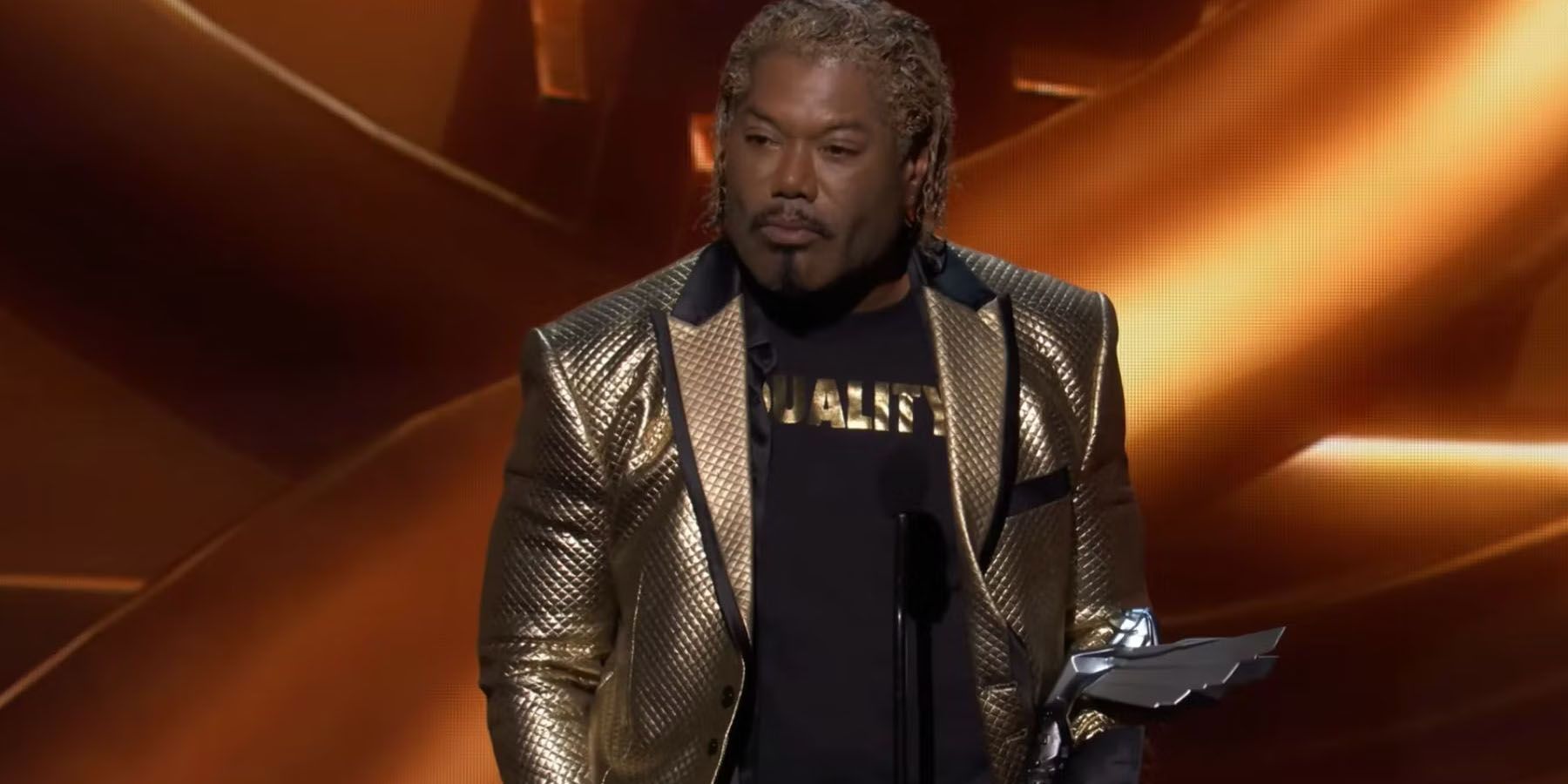 A photo of Christopher Judge accepting an award at The Game Awards 2022.