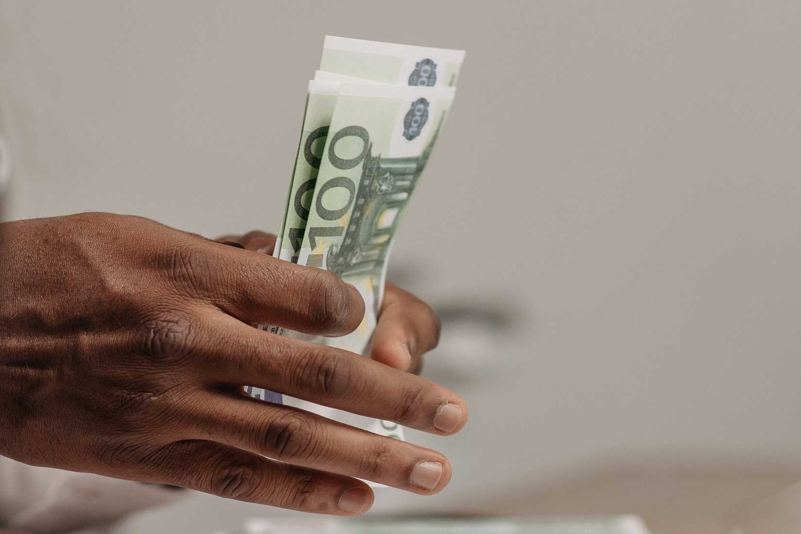 Keep Budget and Value for Money 