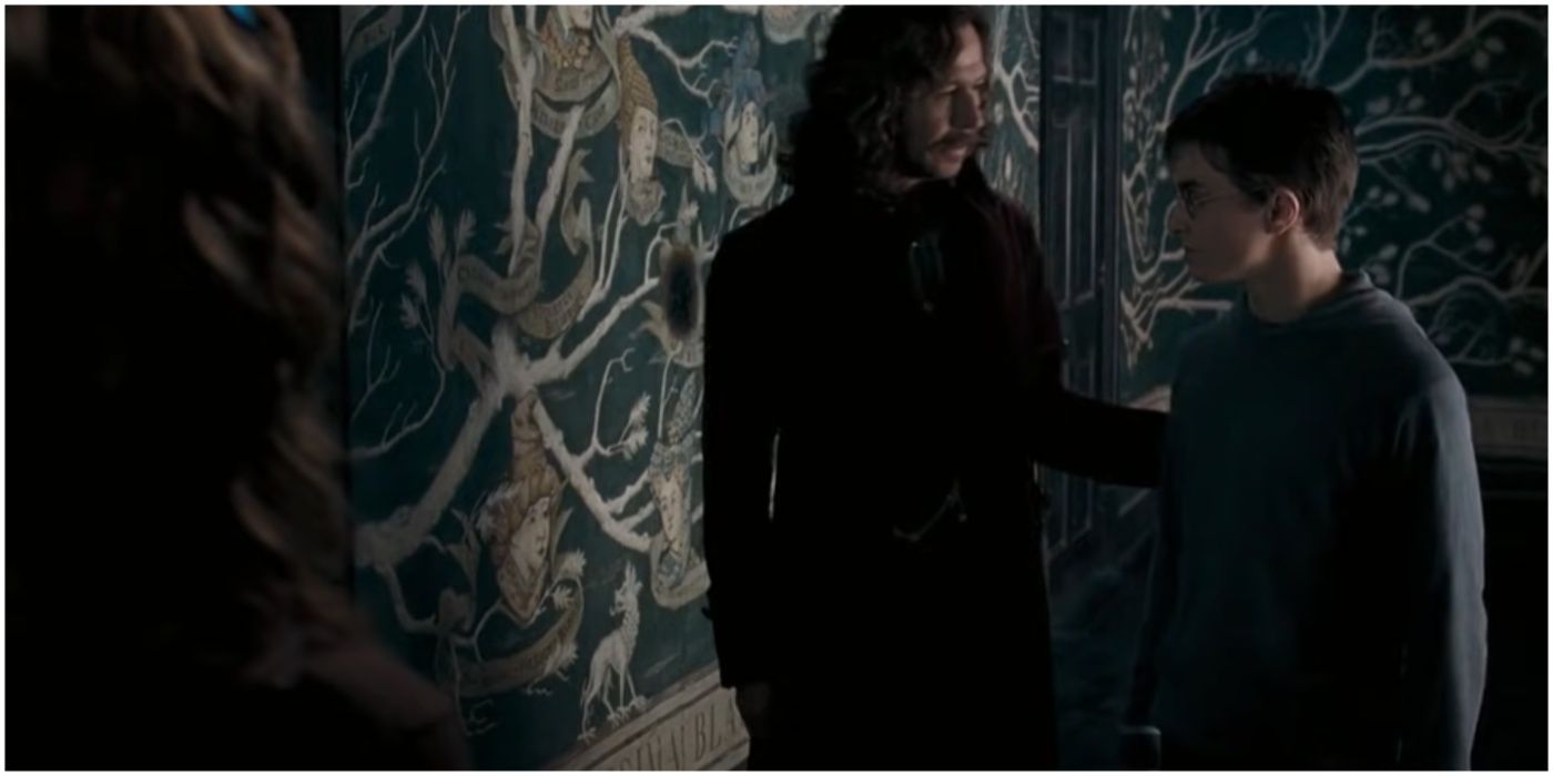 Hermin is talking to Harmen Potar and Phoenix in Harmen Potory.