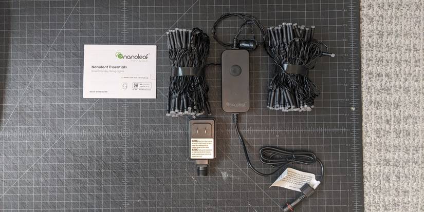 Nanoleaf Holiday Lights Box Contents