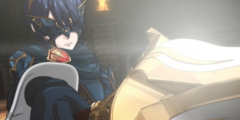 Lucina holding her sword