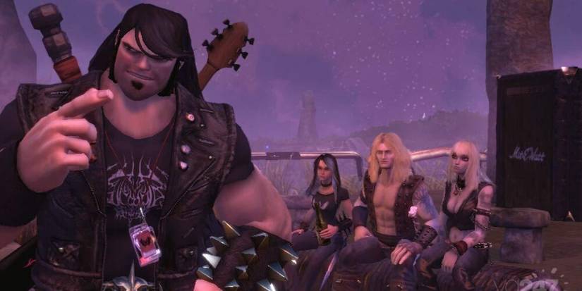 Eddie with his bandmates in the background 