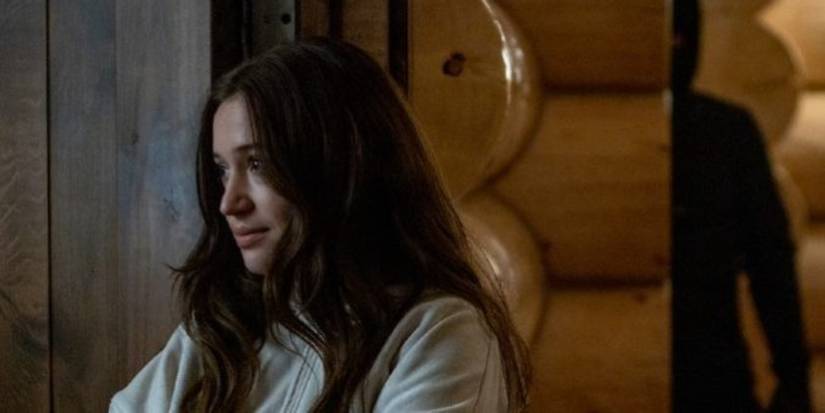 Gideon Adlon as Parker standing with the killer behind her in Sick