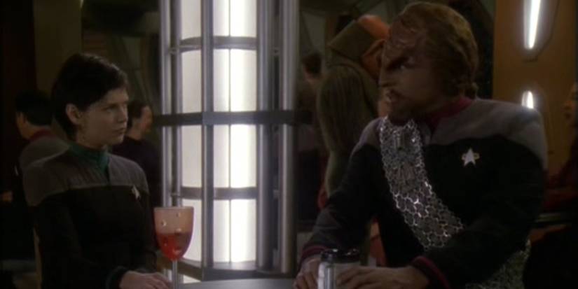 Ezri Dax and Worf discusss the Klingon Empire in Deep Space Nine.