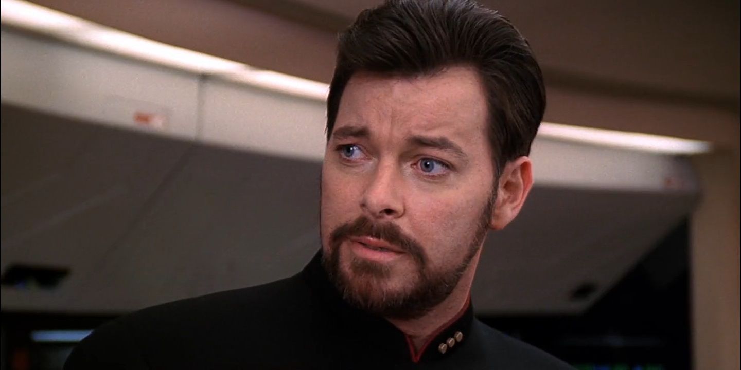 Riker prepares to attack the Borg cube in "The Best of Both Worlds".