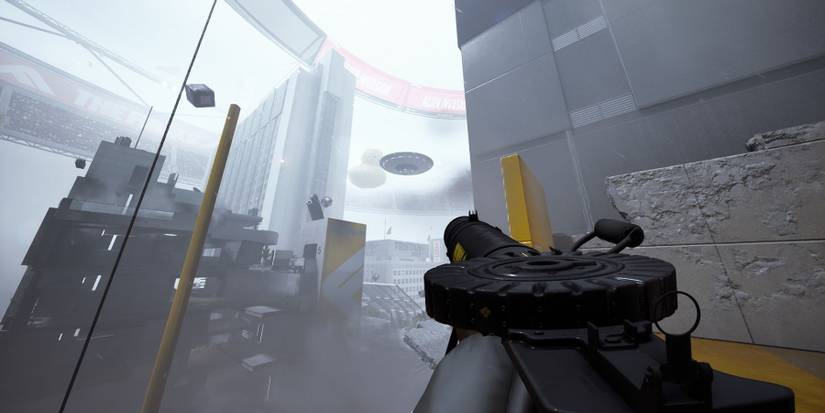 THE FINALS: player with a weapon