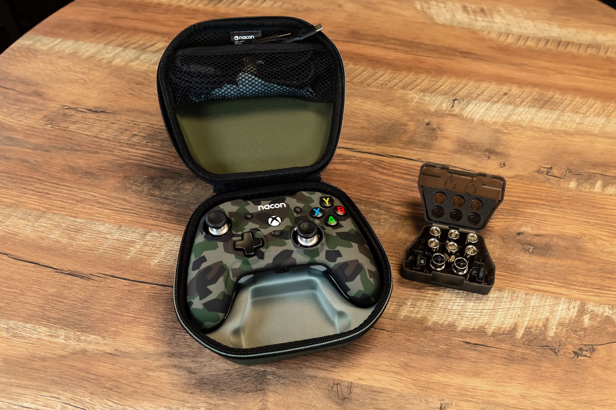 the-nacon-revolution-x-controller-field-camo-in-its-case-2jpg_53334278120_o