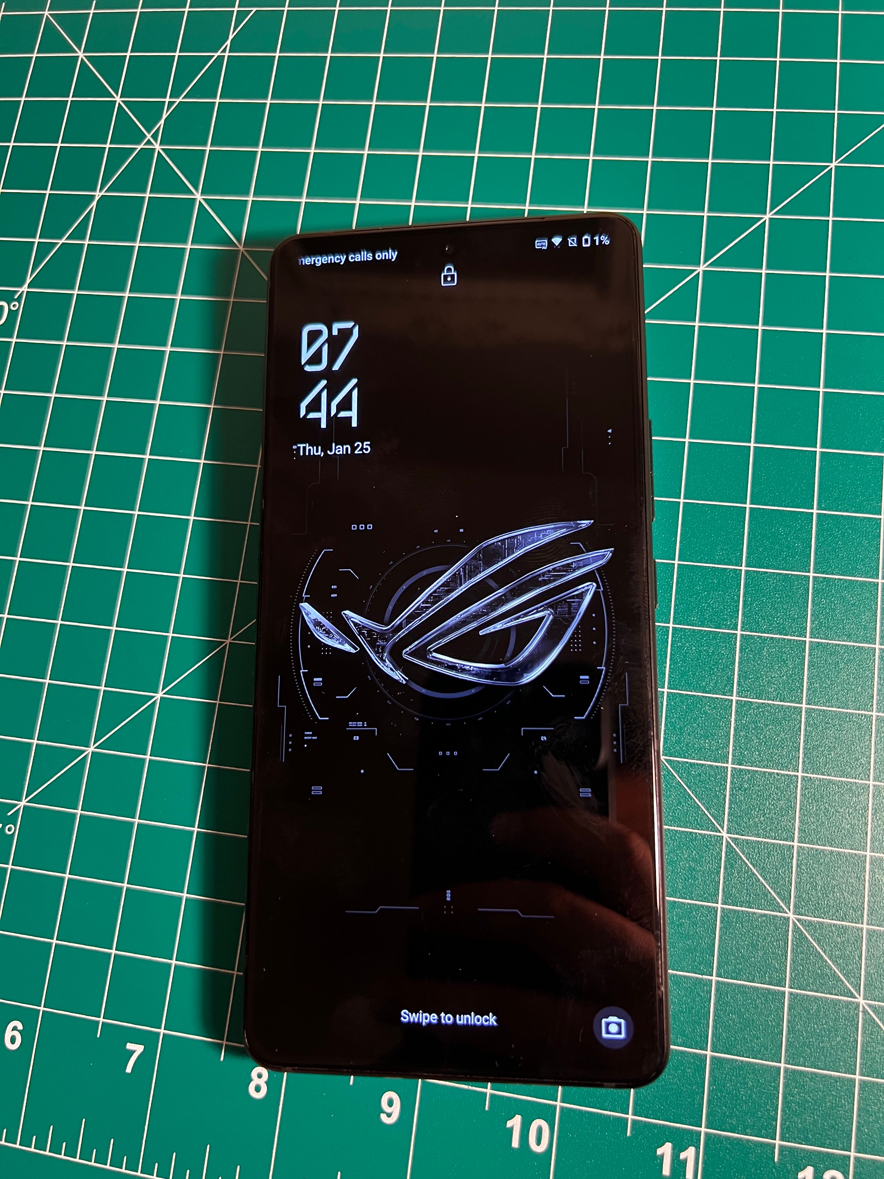 asus rog phone 8 front view