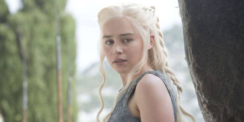 Daenerys Targaryen looks into a cave in Meereen Game Of Thrones