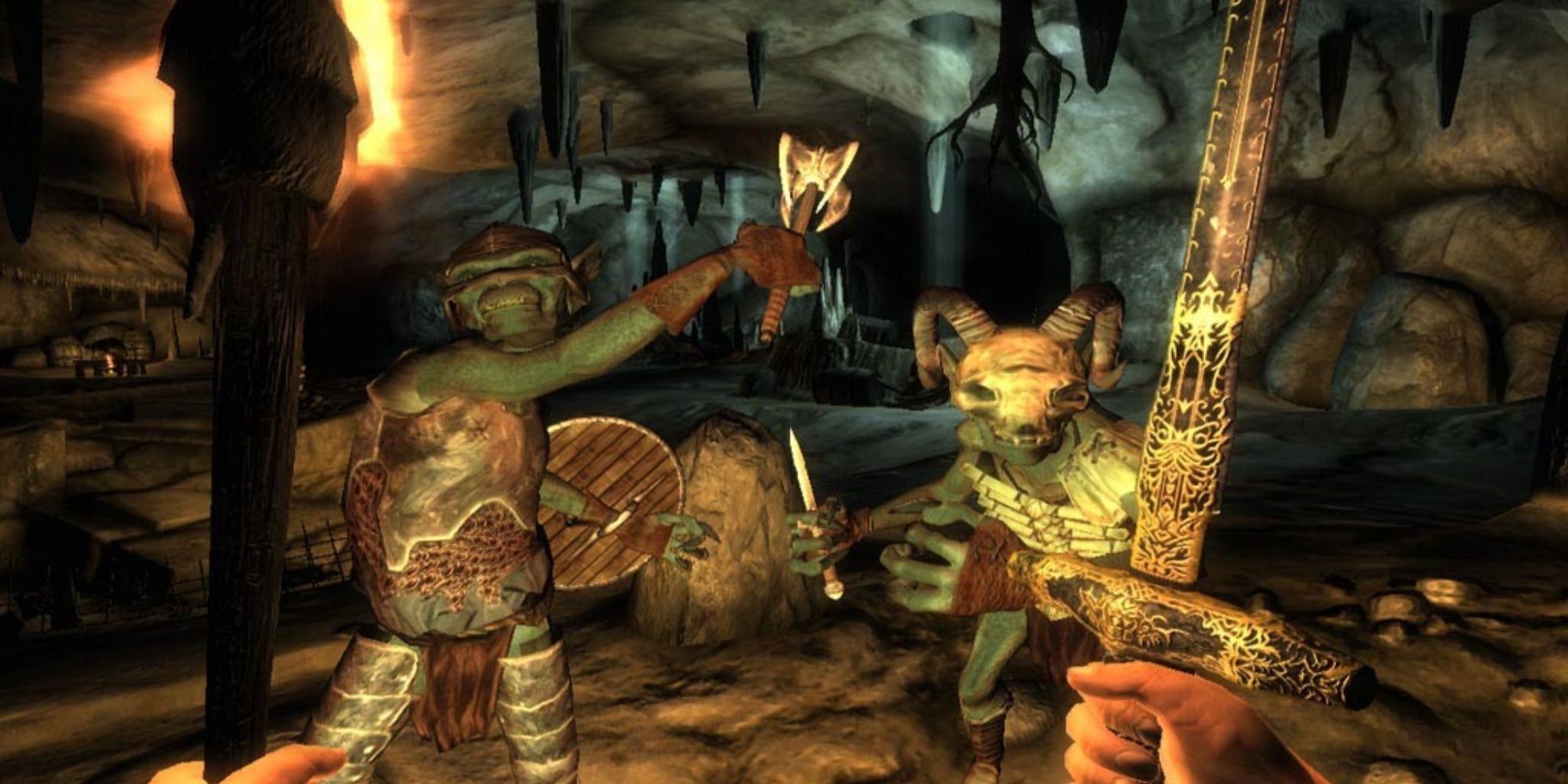 Fighting goblins in The Elder Scrolls 4 Oblivion using sword and torch