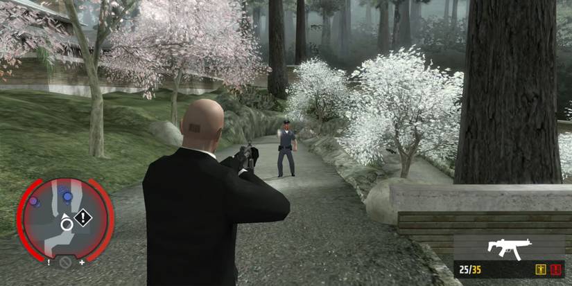 47 aiming an SMG at a policeman outside