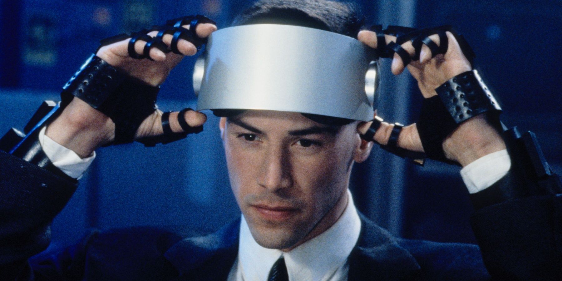 Johnny Mnemonic in a full hacking set