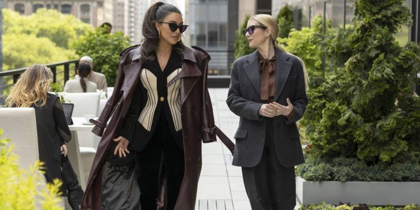 Siobhan (Kim Kardashian) and Anna (Emma Roberts) in American Horror Story season 12