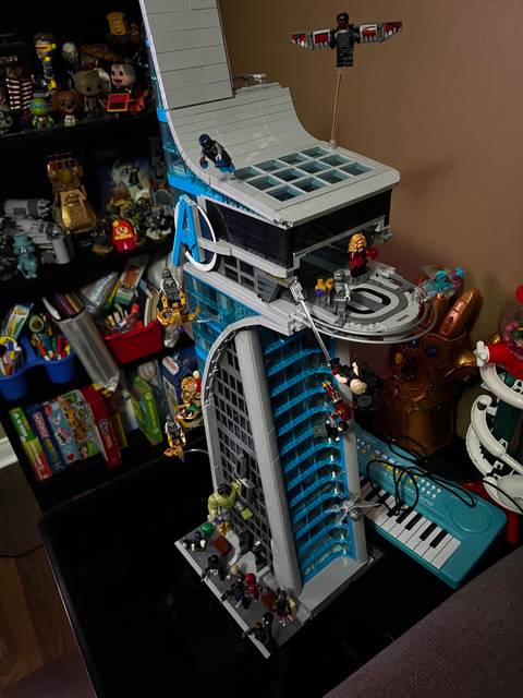 lego avengers tower with figures