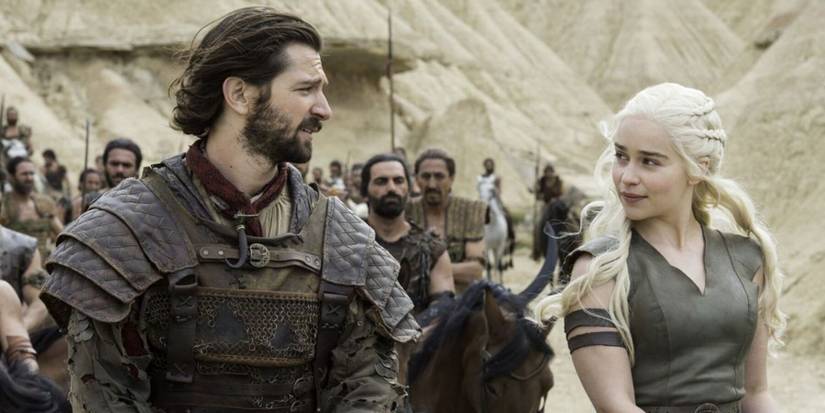 Daenerys and Daario lead their people toward Meereen