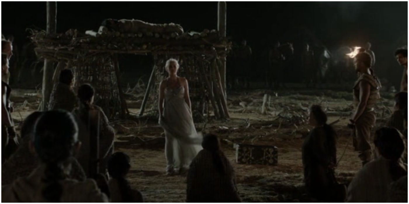 Daenerys Stormborn addresses her Khalasar in Game of Thrones.