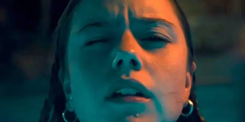 Eve Waller (Kerry Condon) in Night Swim