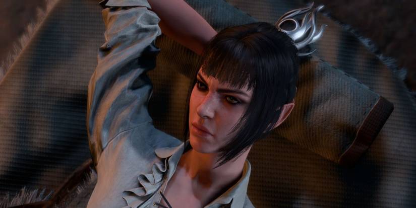 Shadowheart having a long rest in BG3