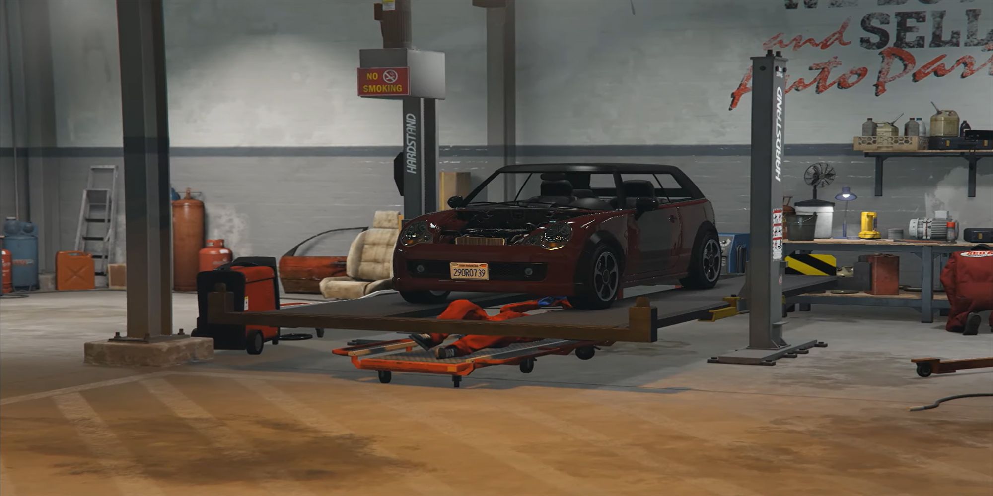 A Car Getting Salvaged in GTA Online: Salvage Yard - Tow Truck Service Missions 