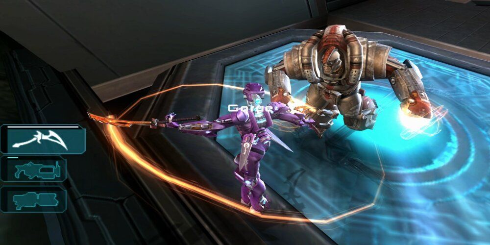 Two combatants fighting with melee weapons in Unreal Championship 2
