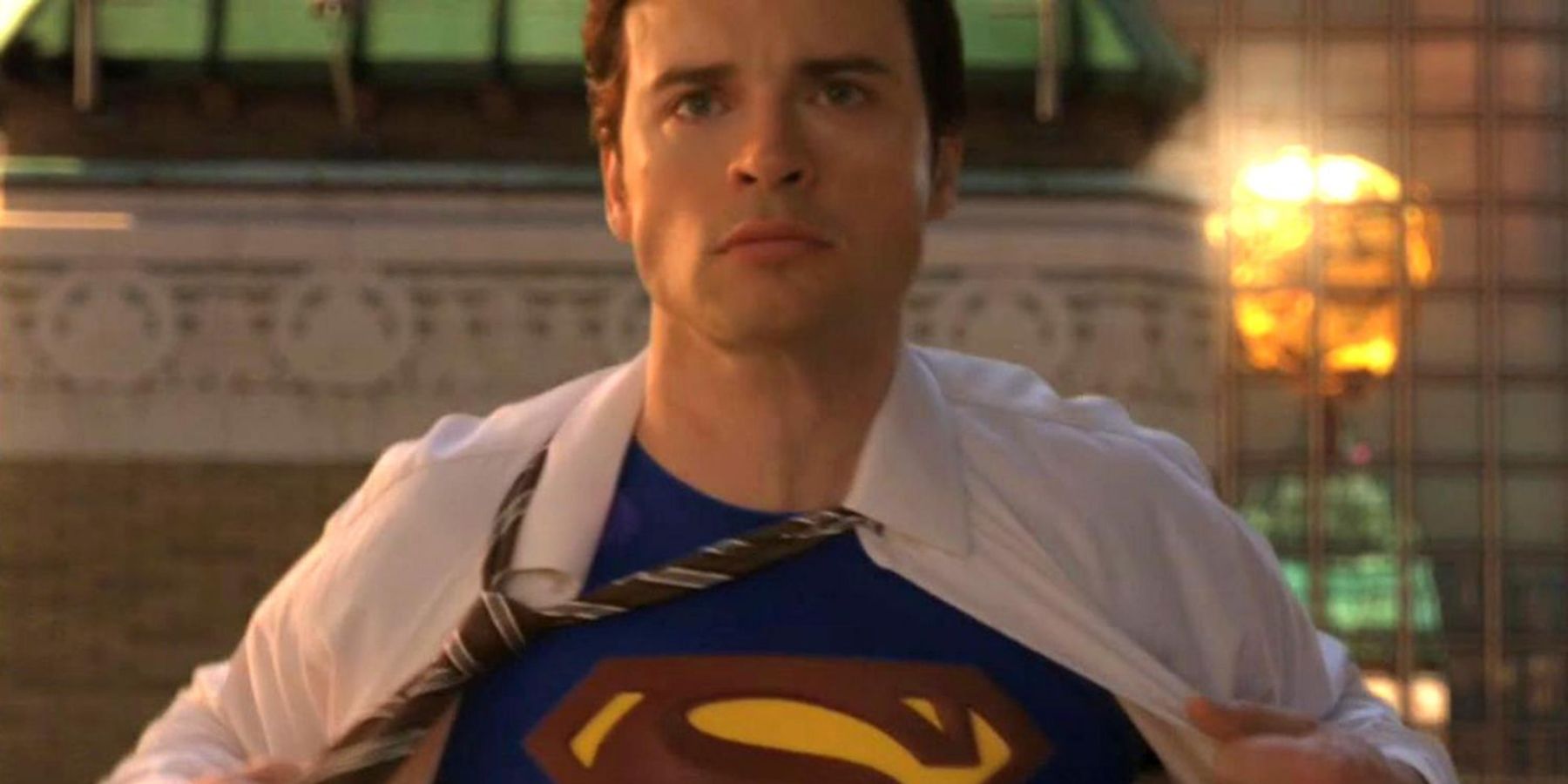 Clark Kent (Tom Welling) in his Superman suit in Smallville
