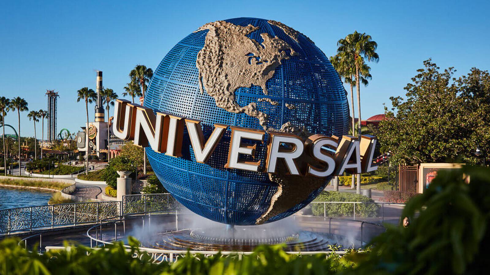 A photo of the Universal logo at Universal Orlando.