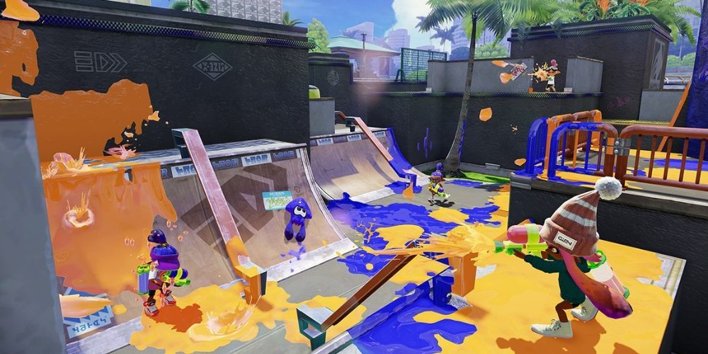 2 groups of Inklings facing each other in a match of Splatoon.