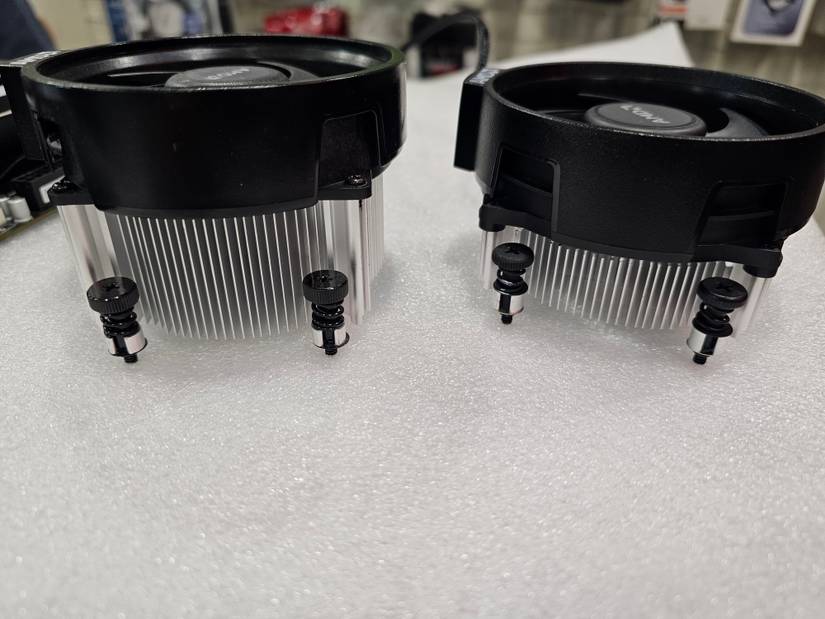 Lian Li Wraith Spire vs Wraith Stealth