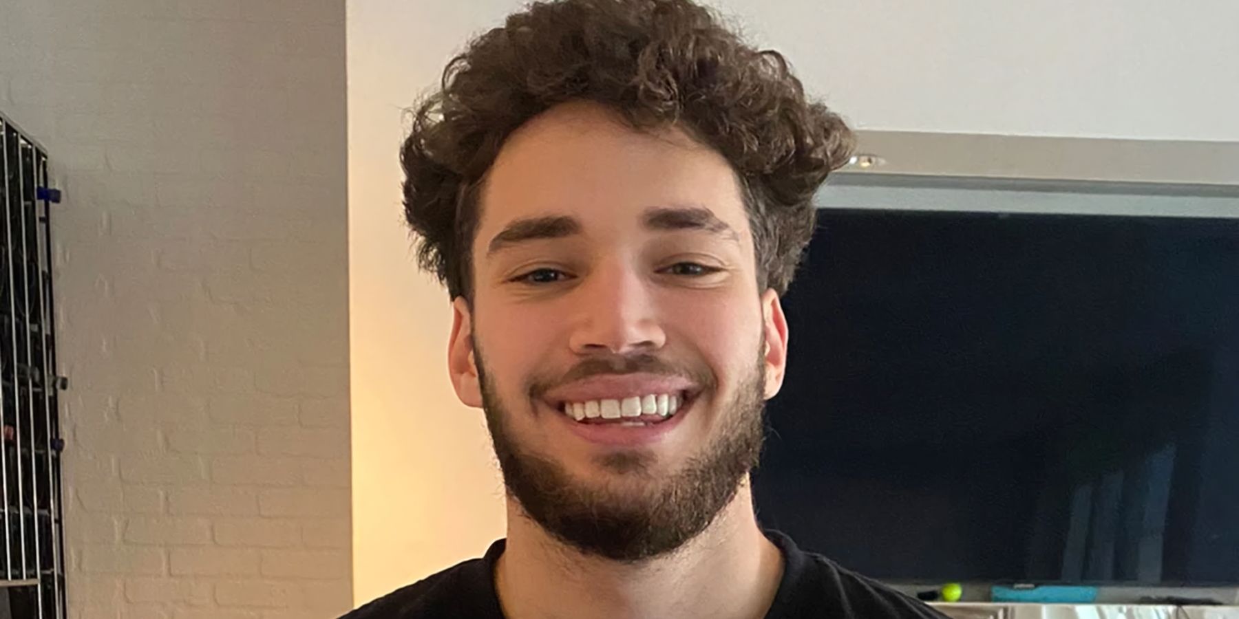 A photo of popular Kick streamer and banned Twitch streamer Adin Ross.