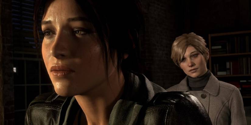 Ana and Lara talking in Rise of the Tomb Raider