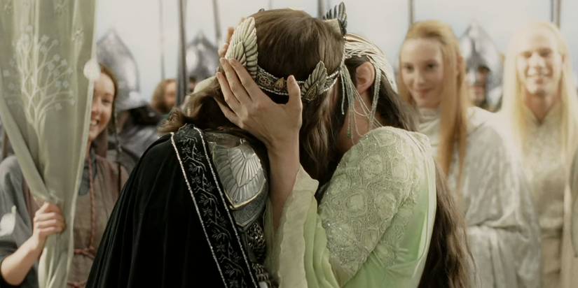 Aragorn and Arwen kissing
