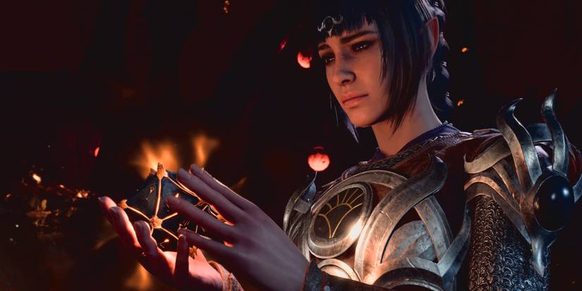 Shadowheart holding the Astral Prism in Baldur's Gate 3