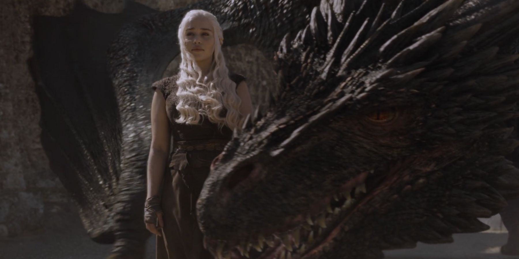 Daenerys Targaryen With Her Dragon (1)