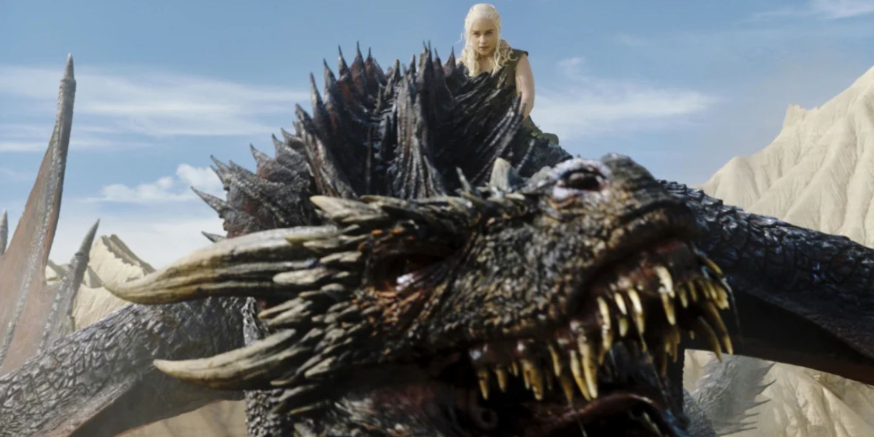 Daenerys Targaryen With Her Dragon (2)