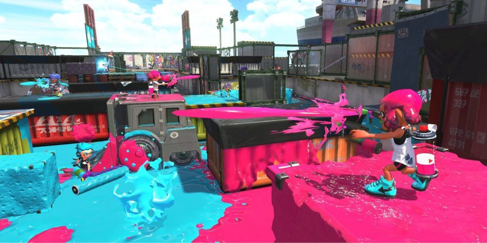 Groups of Inklings facing each other in a match of Splatoon 2.