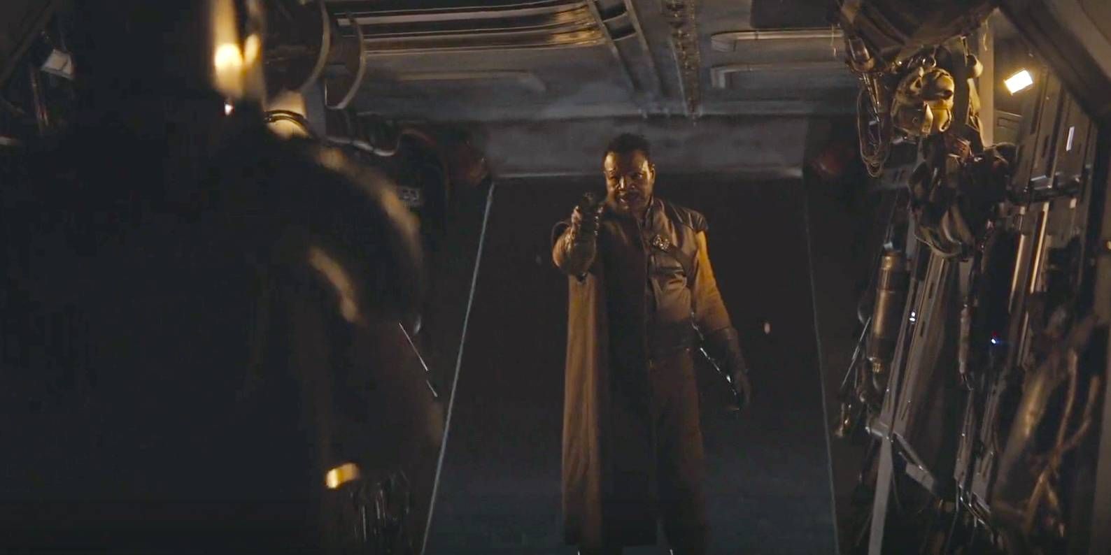 Carl Weathers as Greef Karga confronting Din Djarin on his ship the Razor Crest in The Mandalorian - At first glance, it might seem like something the filmmakers wouldn't deem necessary to show on screen