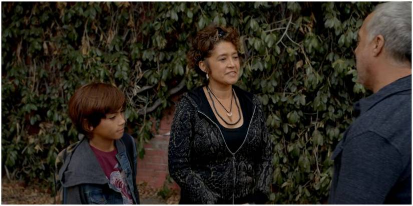 Harry Bosch with Whitney Vance's granddaughter Vibiana and great-grandson Gilberto in Bosch: Legacy.