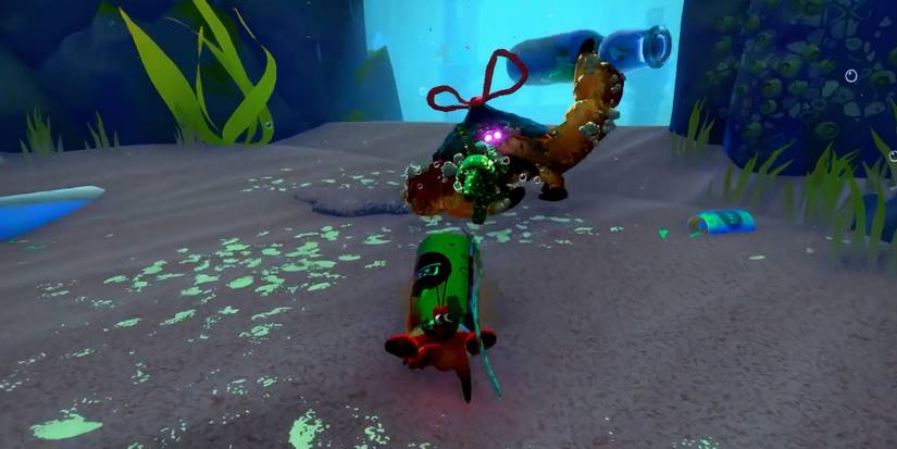 Player fighting the Polluted Platoon Pathfinder in Another Crab's Treasure