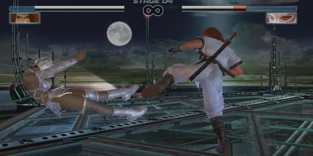 Two fighters attacking each other on a rooftop in Dead or Alive 4 