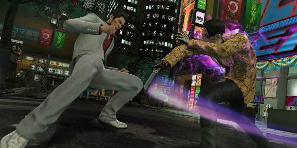 Majima slashing a blade at Kiryu 