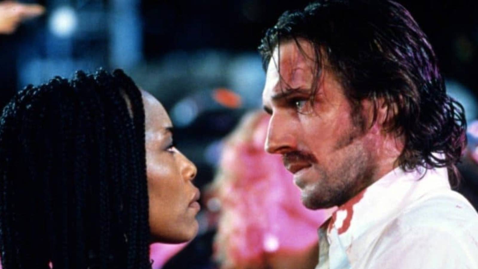 Mace (Angela Bassett) and Lenny (Ralph Finnes) in Strange Days