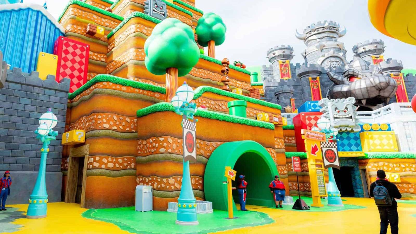 A photo of the Mario Warp Pipe entranceway at Super Nintendo World in Universal Studios Hollywood.