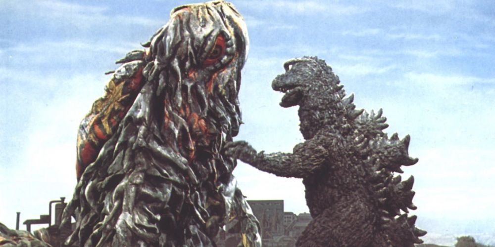 Hedorah fighting against Godzilla.